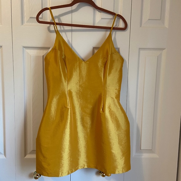 Luxxel Gold Metallic Cocktail Dress – Size Large - Picture 1 of 9